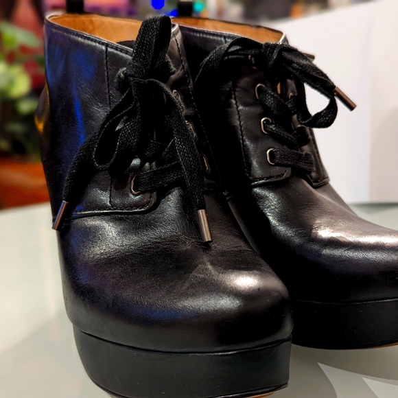 Joan and David leather, heeled platform, lace up boots LUXE - Picture 3 of 9